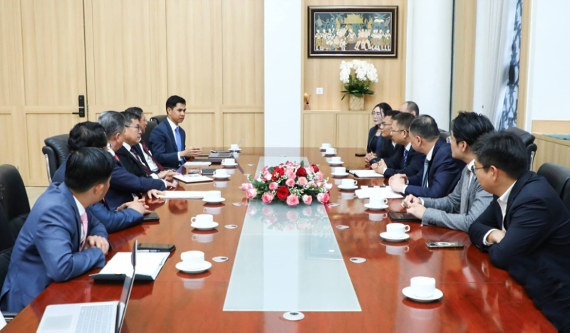 周鴻拜會柬埔寨副首相孫占托等領(lǐng)導(dǎo)